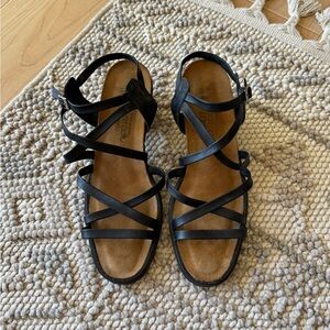Naot Black Leather Ankle Strap Block Heel Sandals Size EU 41 US 10 Casual